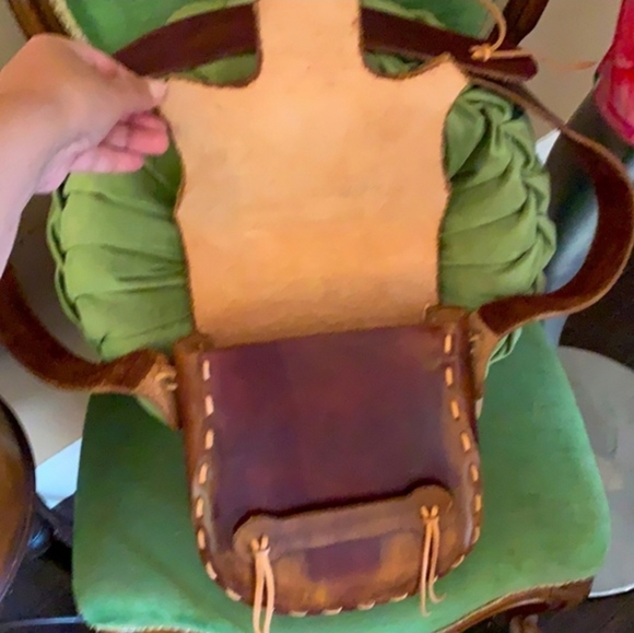 Handmade Artisan Tooled Leather Bag Leaf Design - Picture 5 of 8